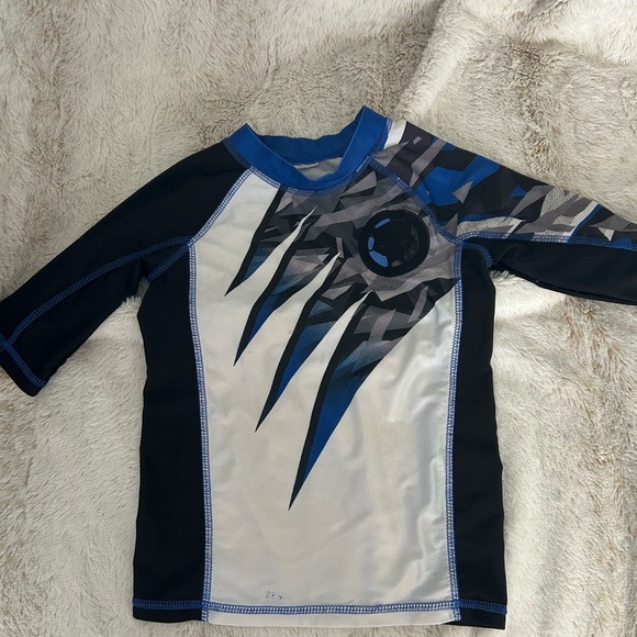 Boys Rash Guards (2) - Picture 2 of 5
